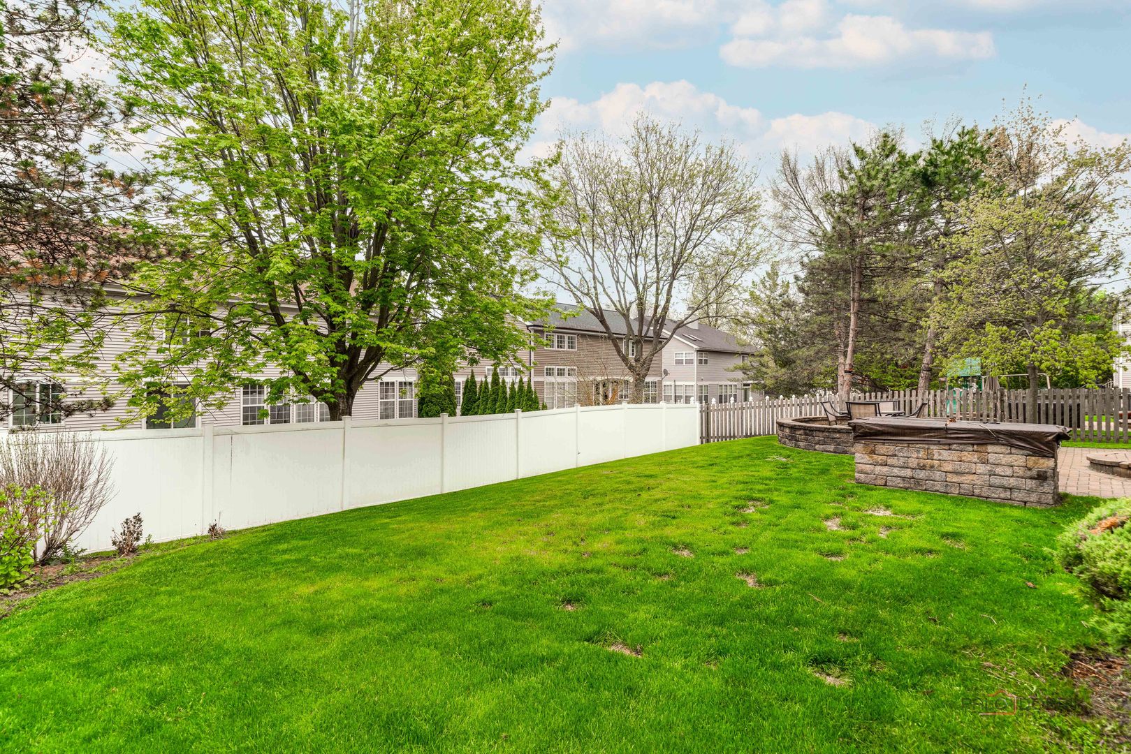 251 Lenox Lane, Mundelein, IL 60060