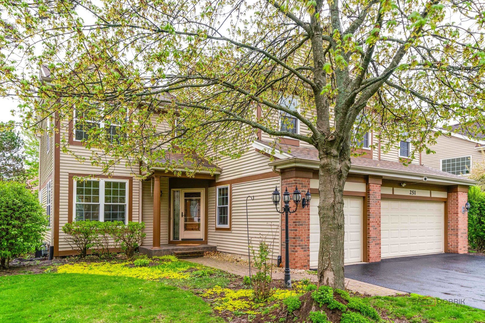 251 Lenox Lane, Mundelein, IL 60060