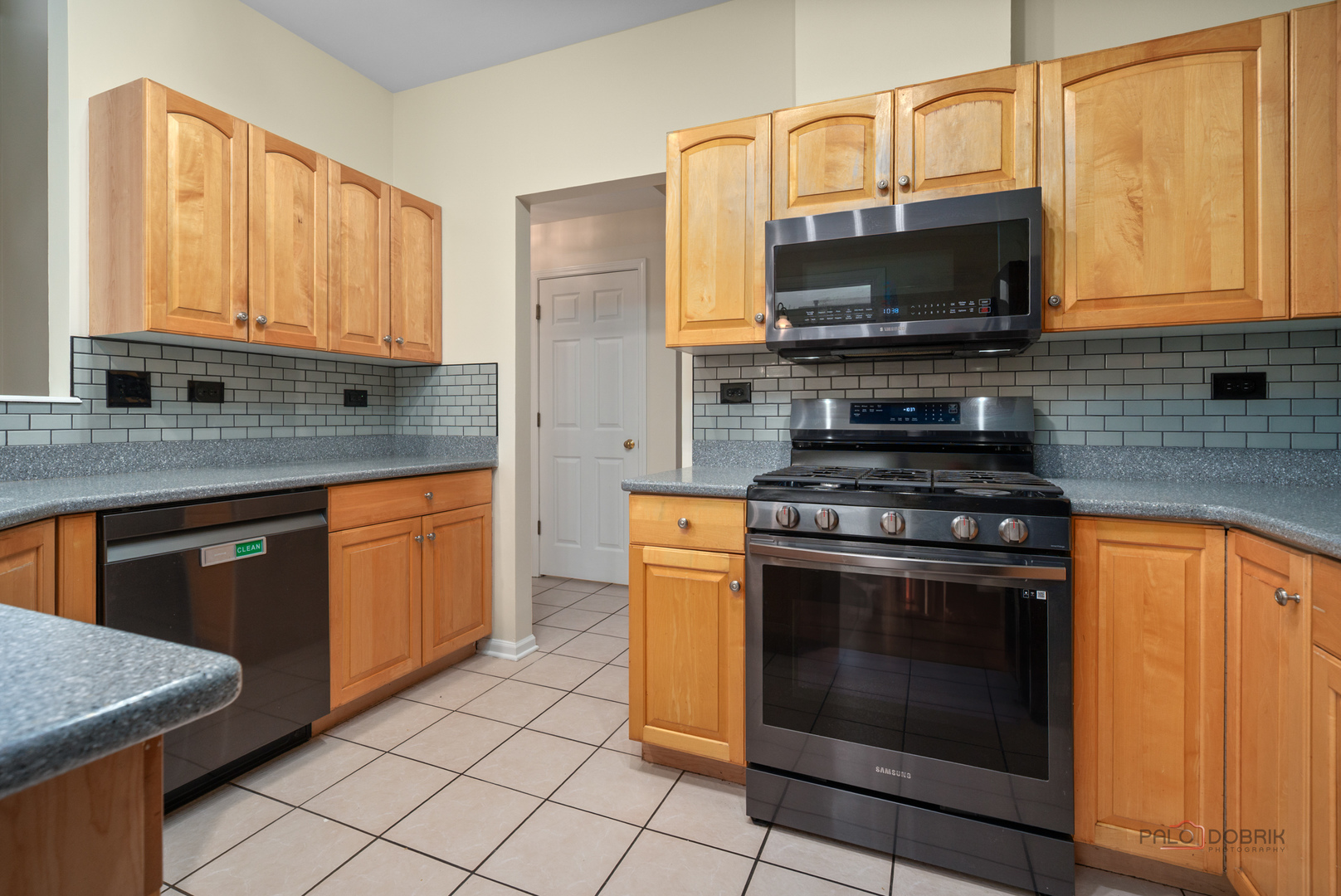 251 Lenox Lane, Mundelein, IL 60060
