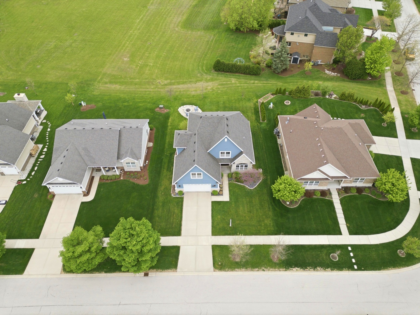 13042 Birch Path Court, Lemont, IL 60439