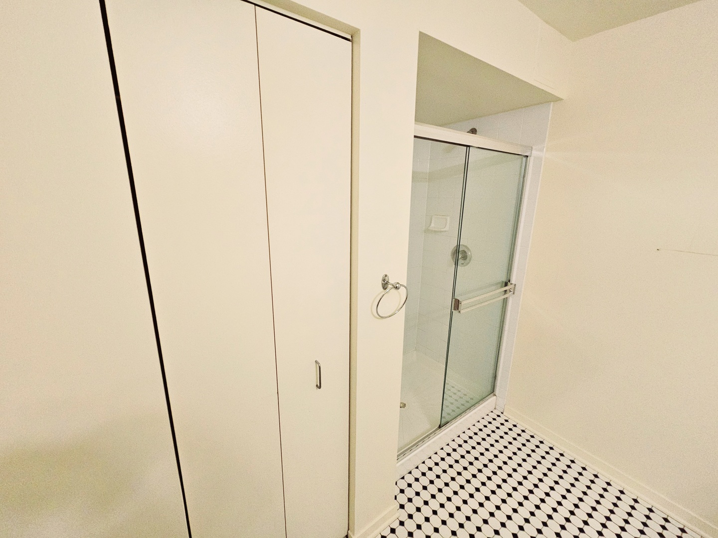 1640 MAPLE Avenue #502, Evanston, IL 60201