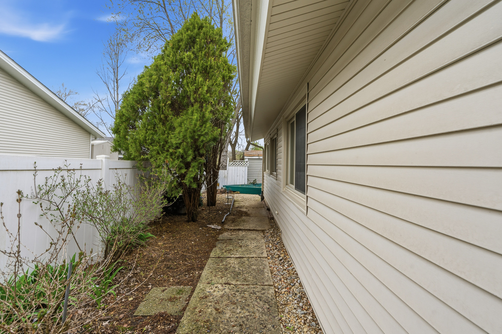 1640 E Andover Drive, Hanover Park, IL 60133