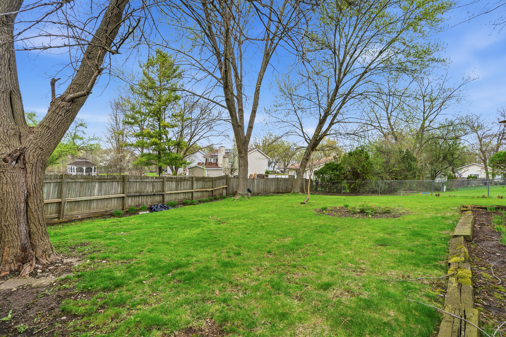 1640 E Andover Drive, Hanover Park, IL 60133