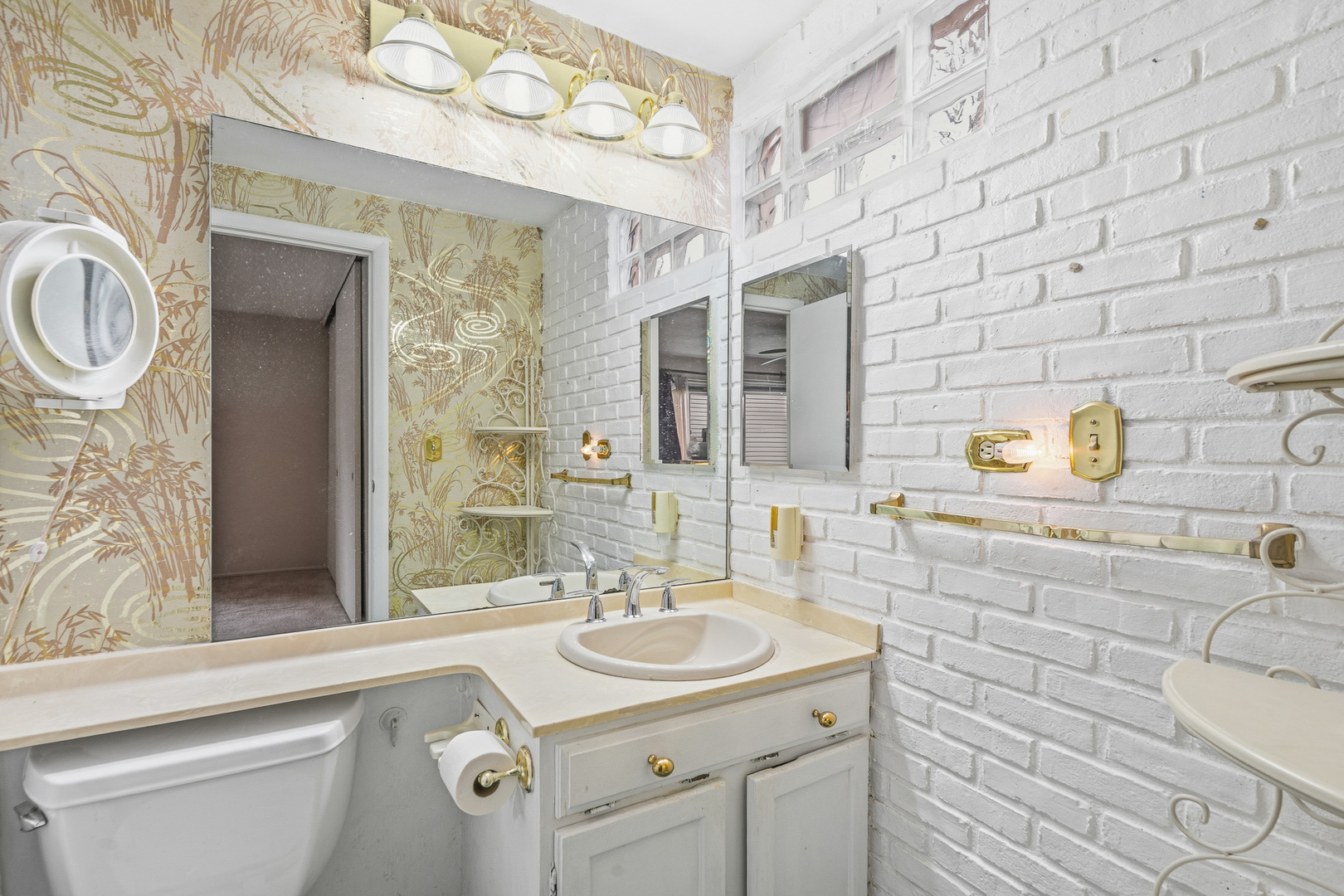 1640 E Andover Drive, Hanover Park, IL 60133