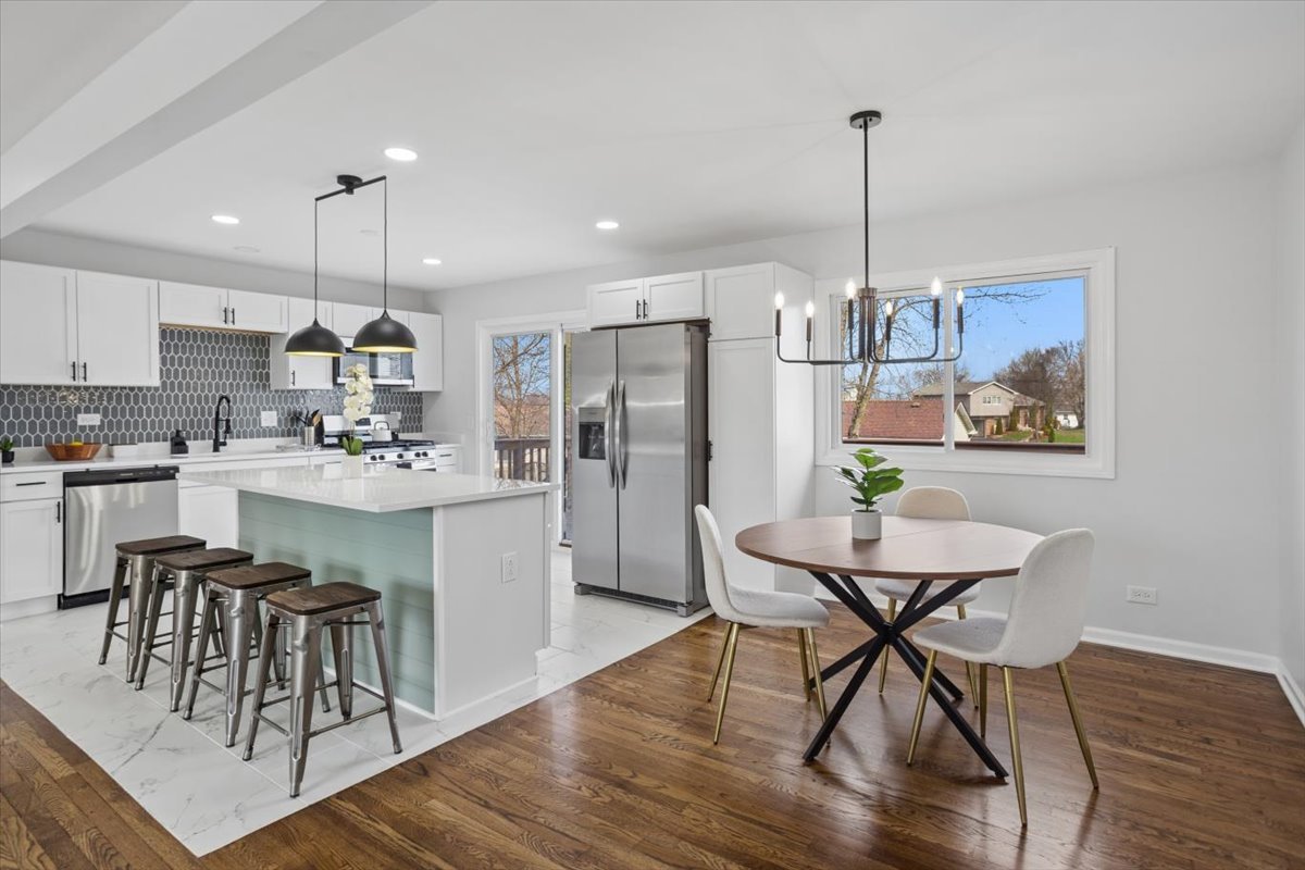 112 Placid Avenue, Glendale Heights, IL 60139