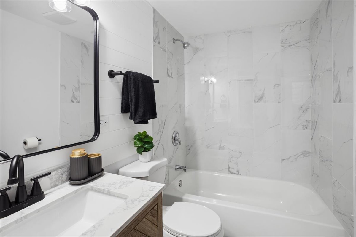 112 Placid Avenue, Glendale Heights, IL 60139