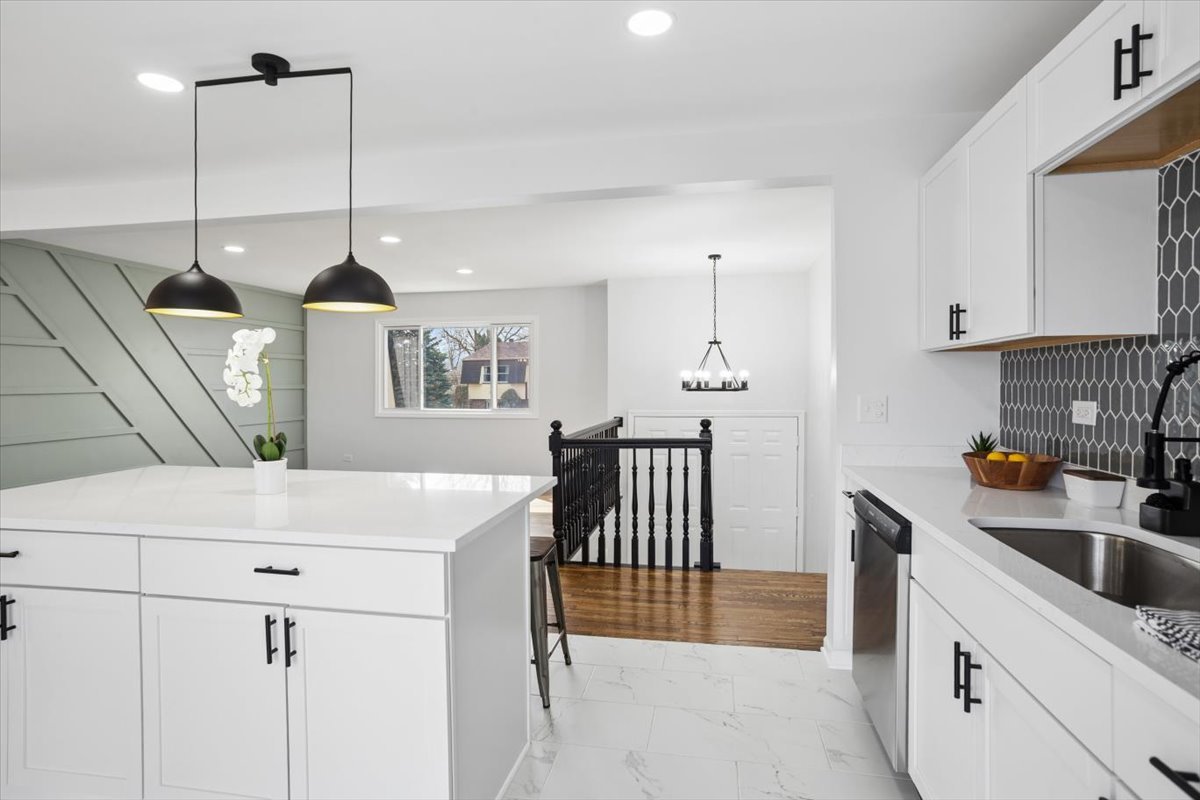 112 Placid Avenue, Glendale Heights, IL 60139