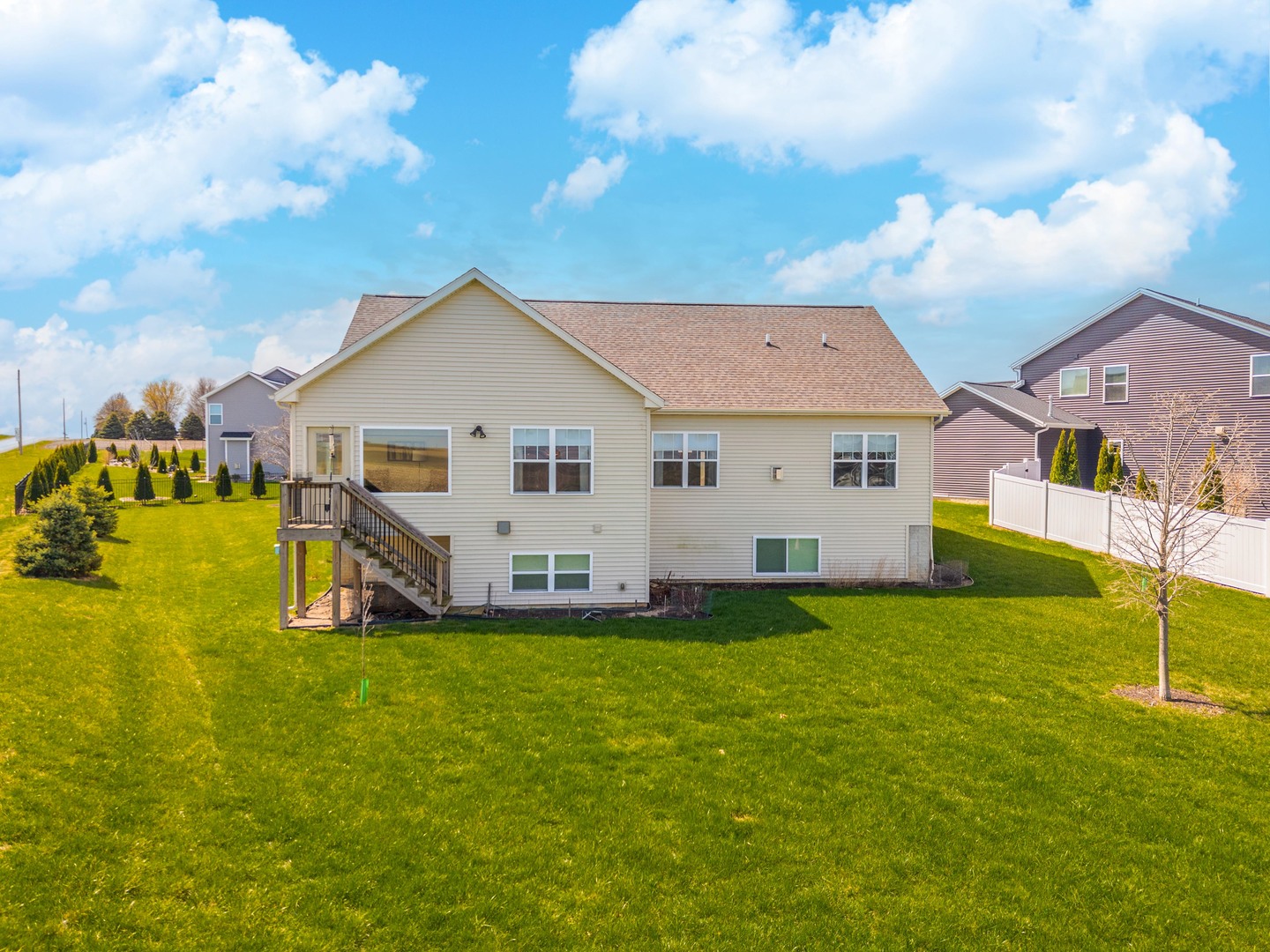 19 Red Maple Court, Bloomington, IL 61705