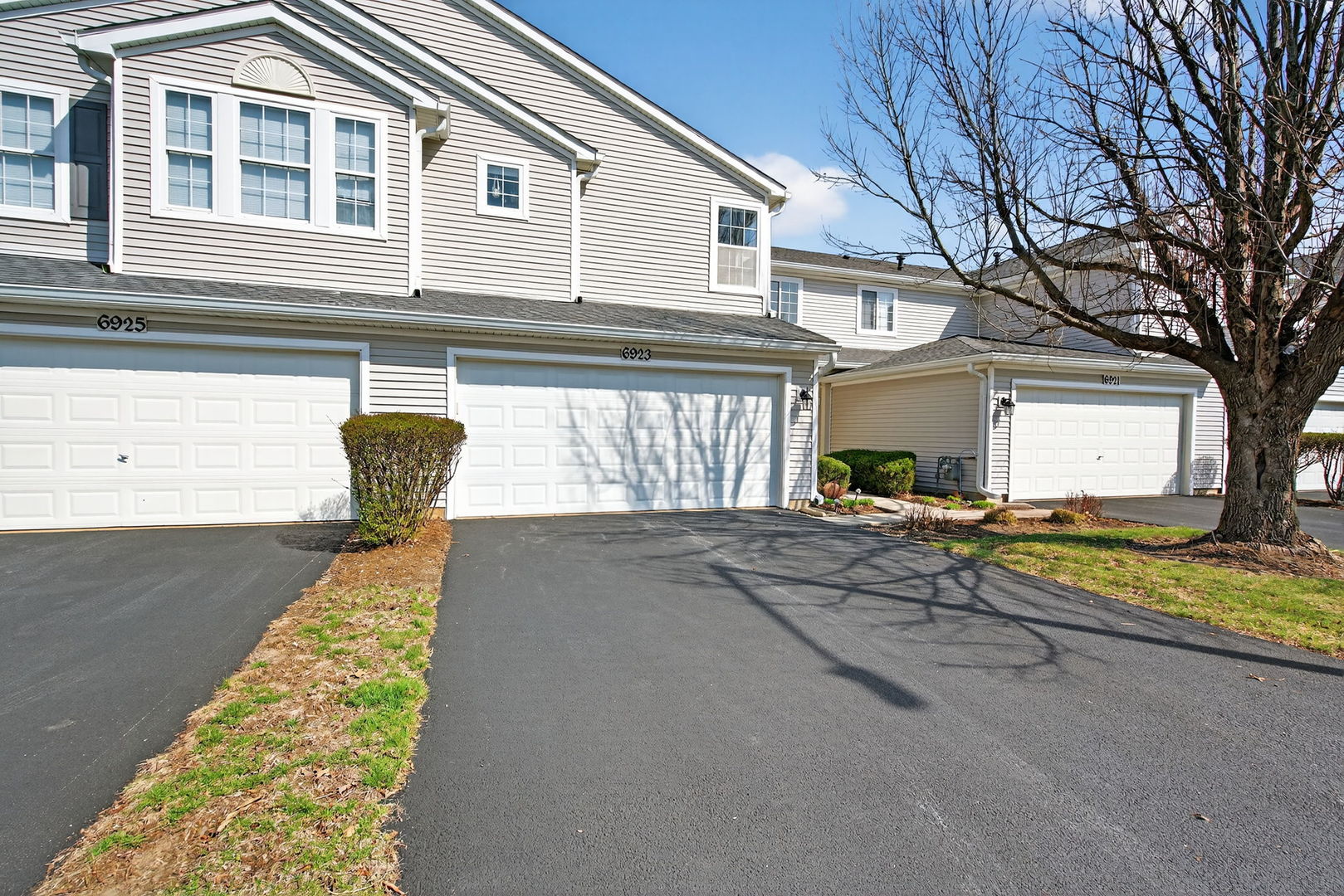 6923 Clearwater Drive #CM04-2, Plainfield, IL 60586