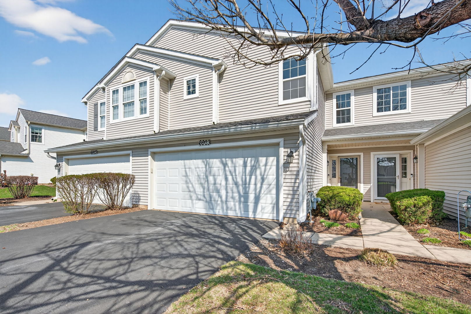 6923 Clearwater Drive #4, Plainfield, IL 60586