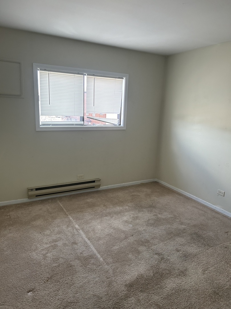 330 Shorewood Drive #3B, Glendale Heights, IL 60139