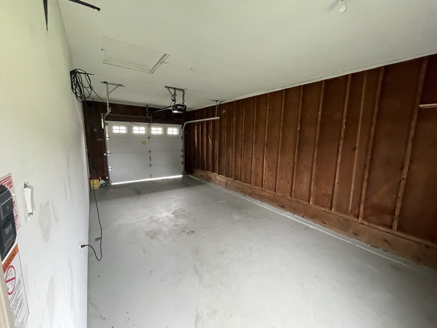 594 W Comstock Avenue, Elmhurst, IL 60126