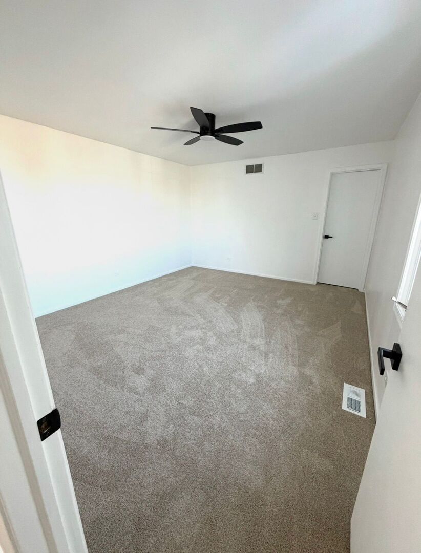 8925 Pheasant Lake Drive, Tinley Park, IL 60487