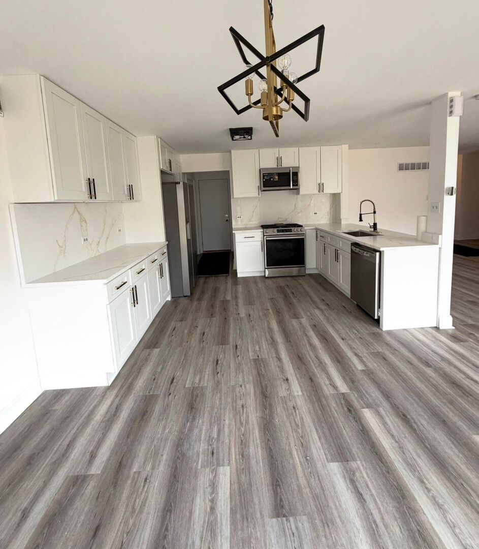 8925 Pheasant Lake Drive, Tinley Park, IL 60487