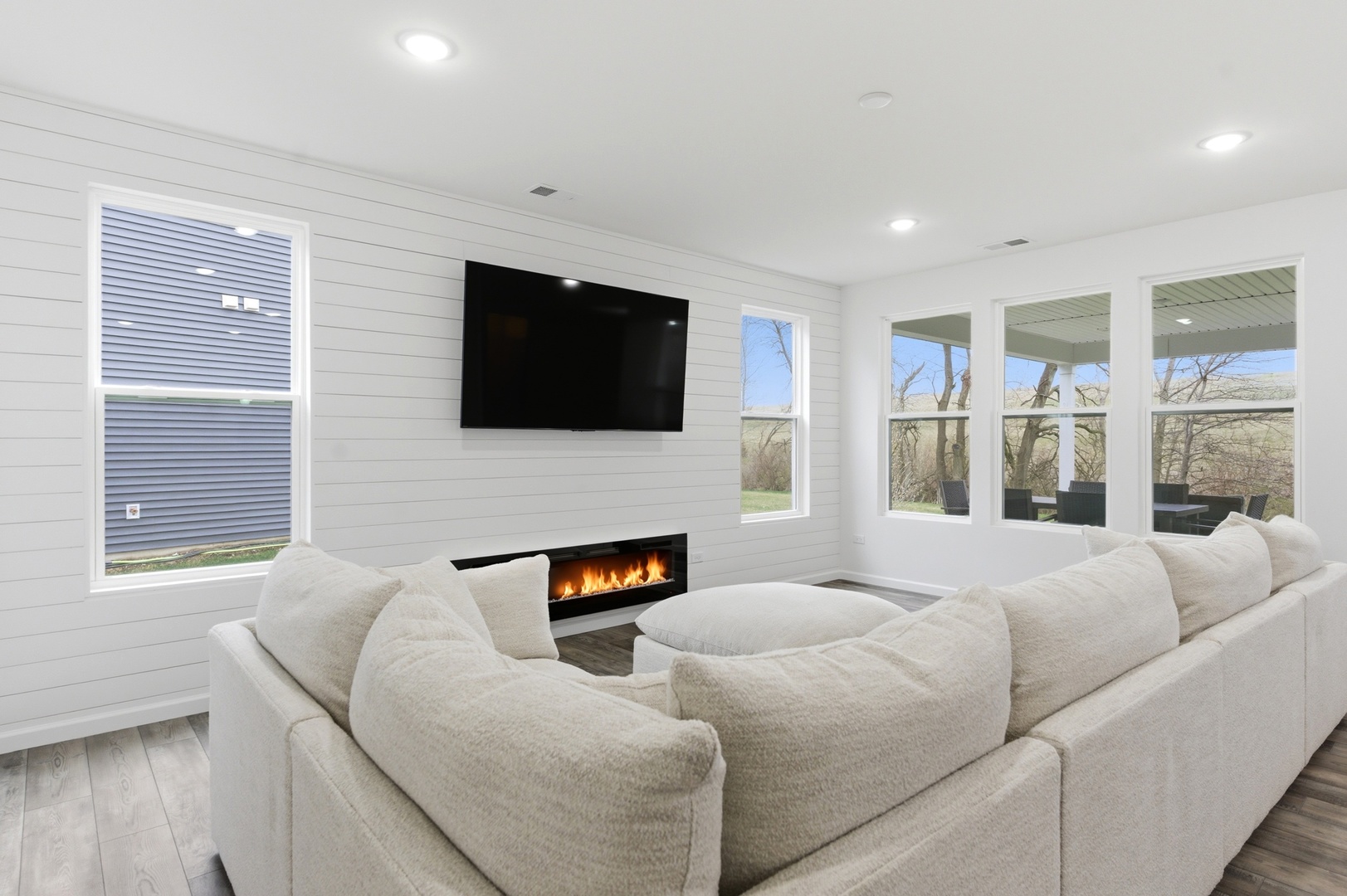 3279 Oak Creek Lane, Aurora, IL 60503