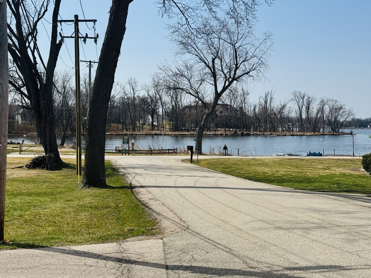 42129 N 2nd Avenue, Antioch, IL 60002