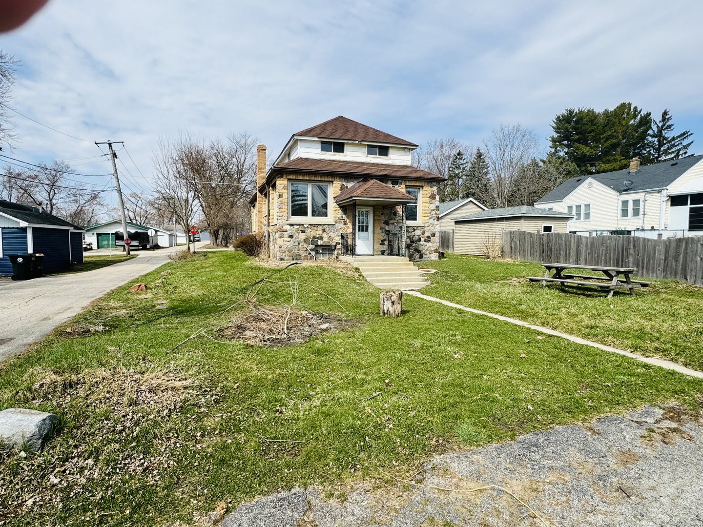 42129 N 2nd Avenue, Antioch, IL 60002