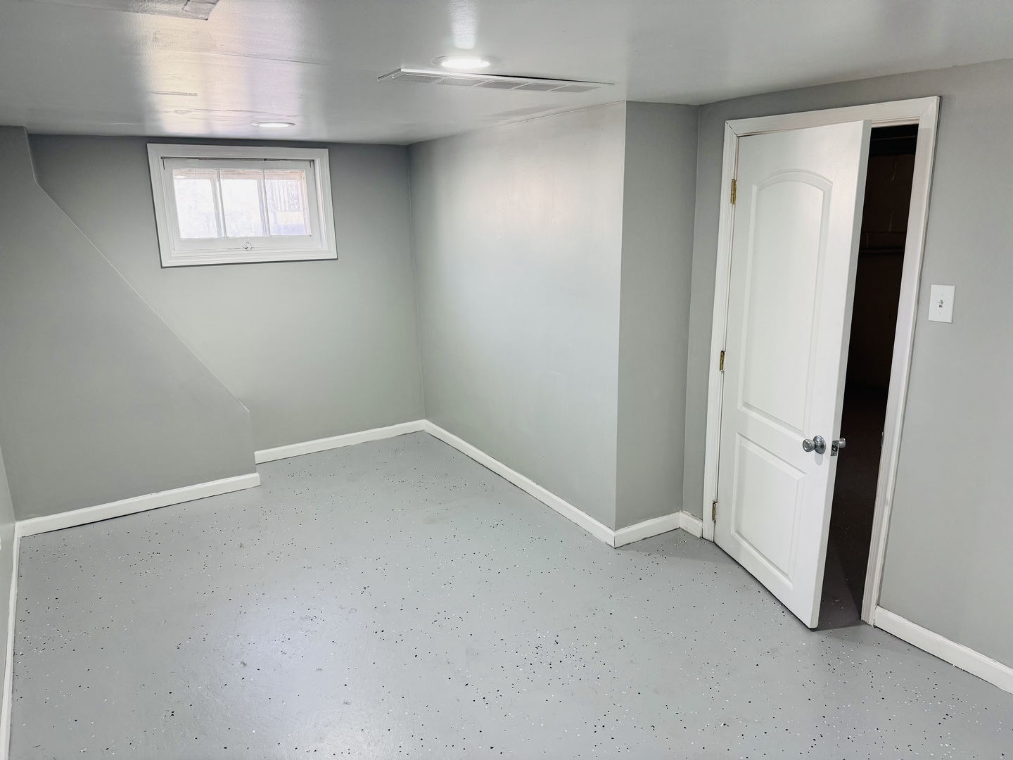 42129 N 2nd Avenue, Antioch, IL 60002