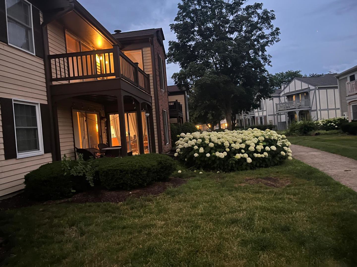 54 Plymouth Court #102D, Naperville, IL 60565