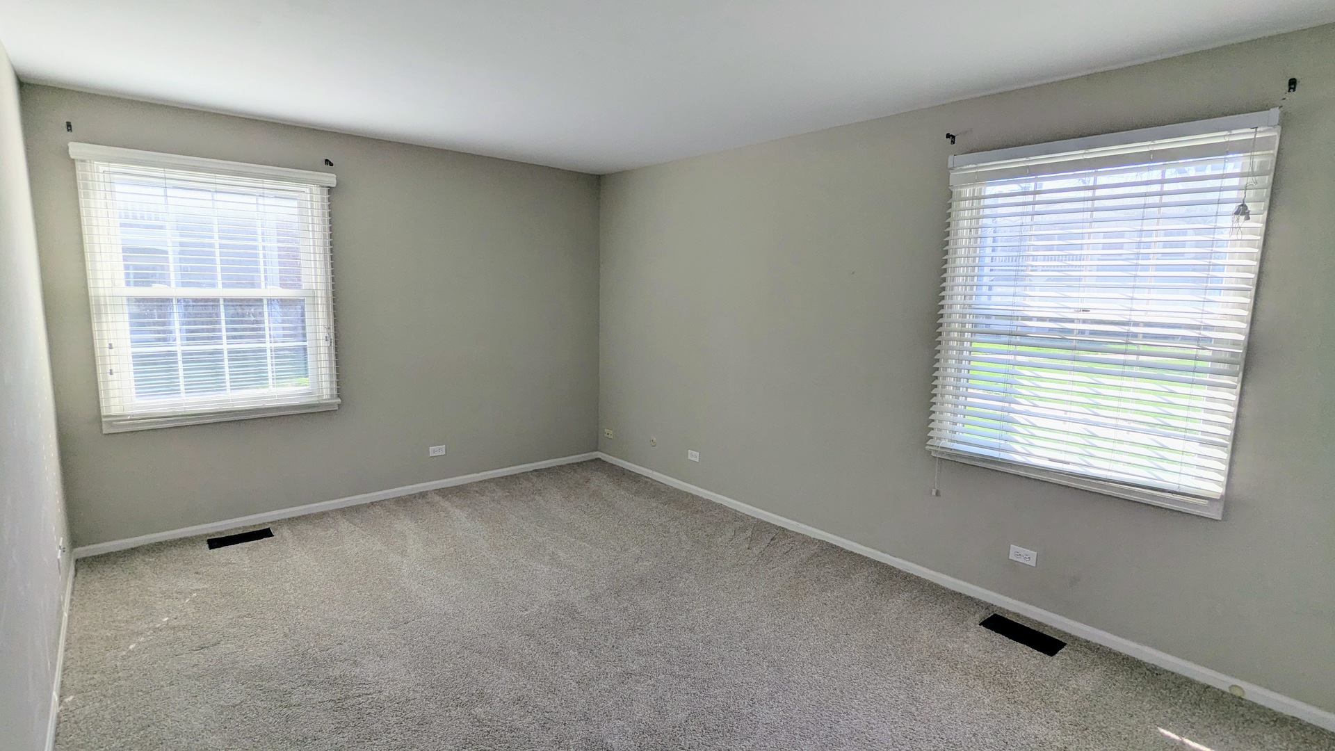 54 Plymouth Court #102D, Naperville, IL 60565