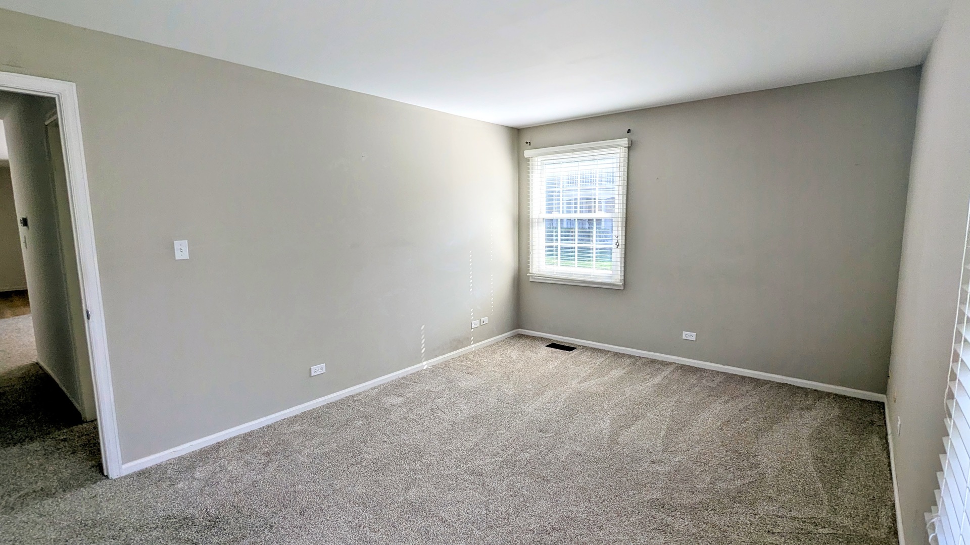 54 Plymouth Court #102D, Naperville, IL 60565