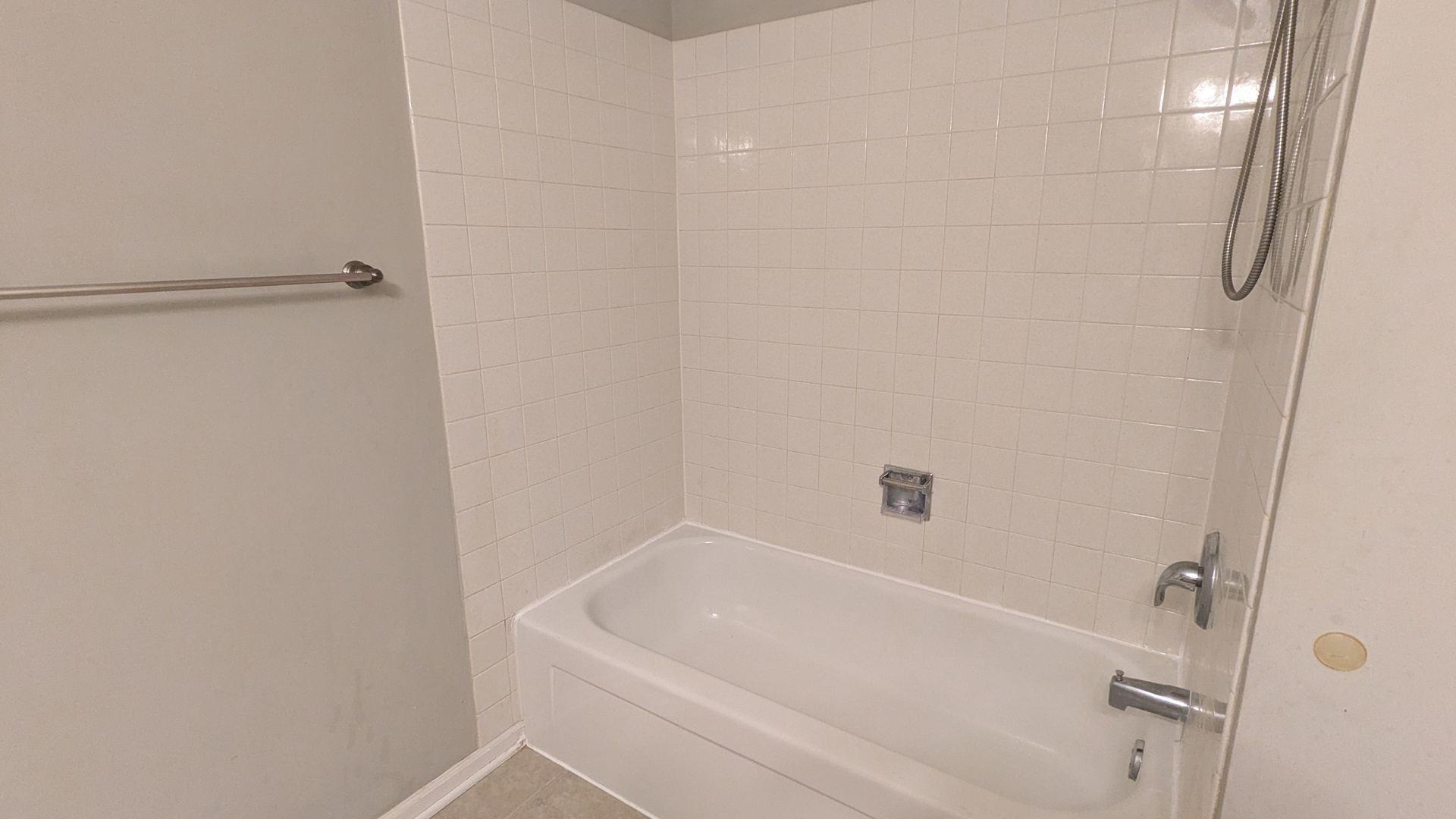 54 Plymouth Court #102D, Naperville, IL 60565