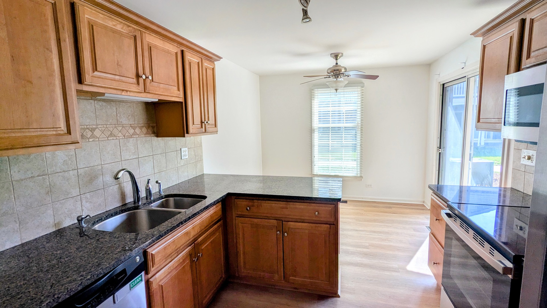 54 Plymouth Court #102D, Naperville, IL 60565