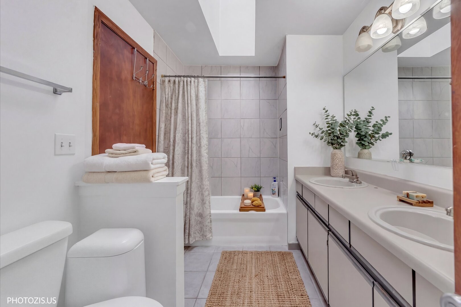 208 Westminster Court #D, Schaumburg, IL 60193