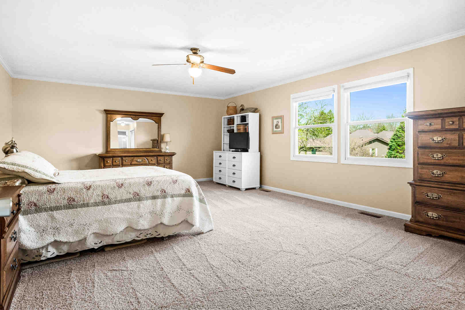 2203 Oakwood Avenue, Bloomington, IL 61704