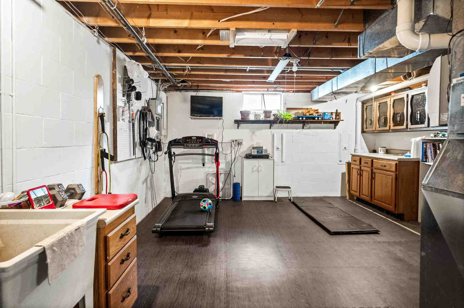 2203 Oakwood Avenue, Bloomington, IL 61704