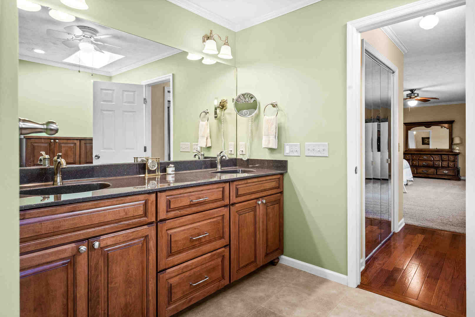 2203 Oakwood Avenue, Bloomington, IL 61704