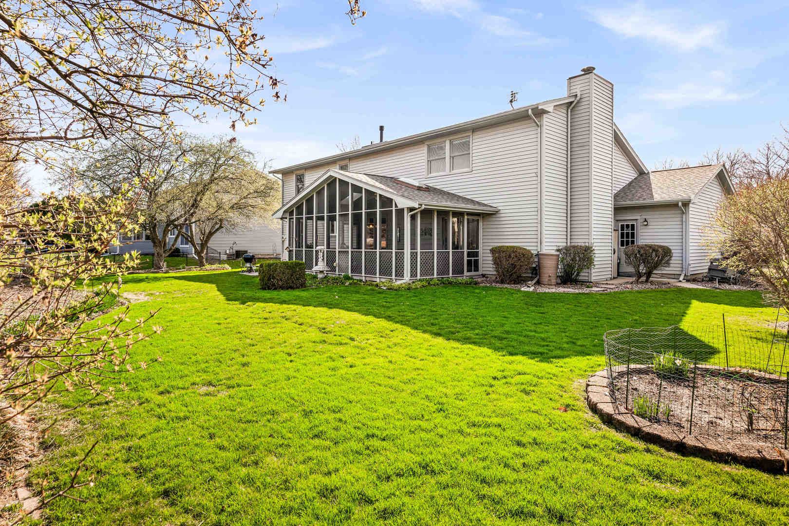 2203 Oakwood Avenue, Bloomington, IL 61704