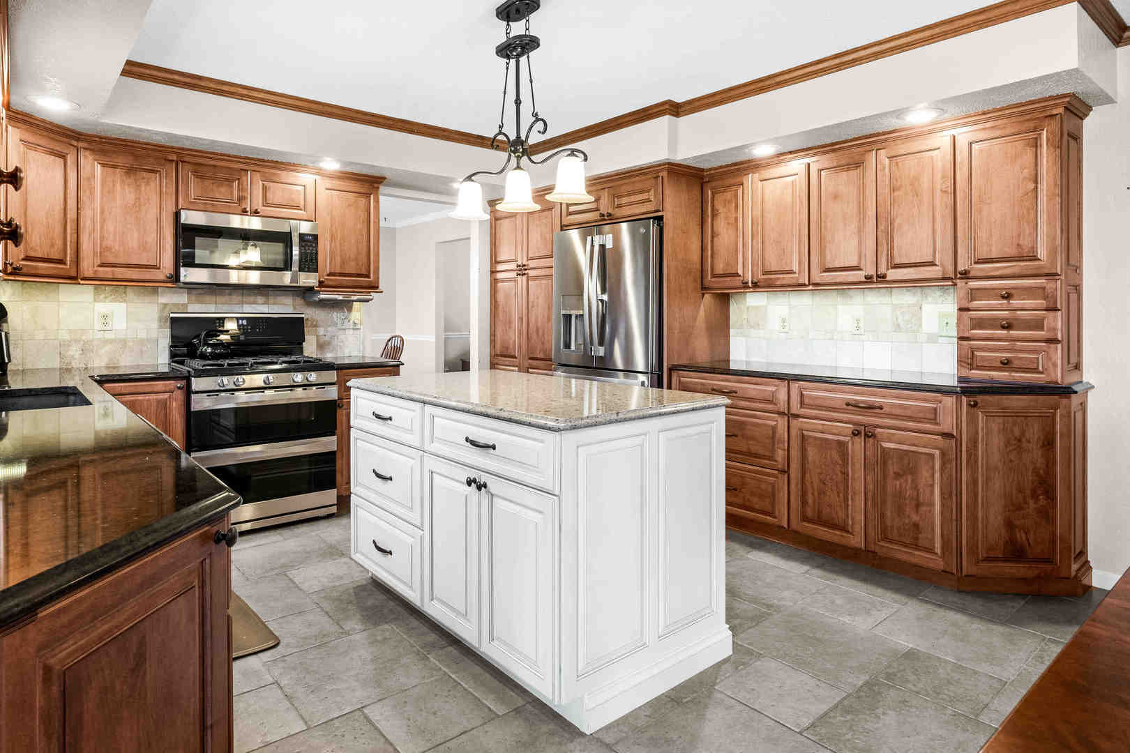 2203 Oakwood Avenue, Bloomington, IL 61704