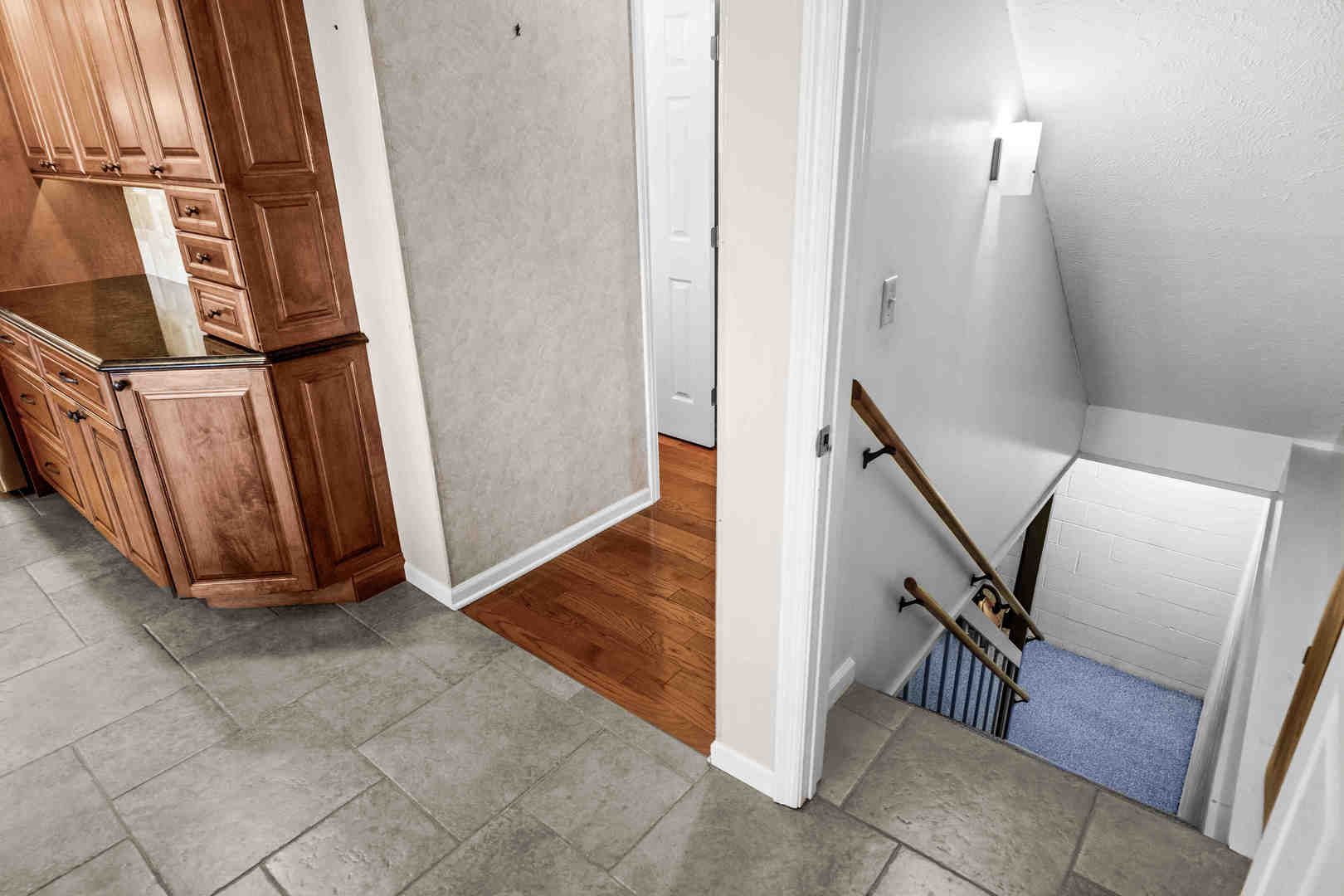 2203 Oakwood Avenue, Bloomington, IL 61704