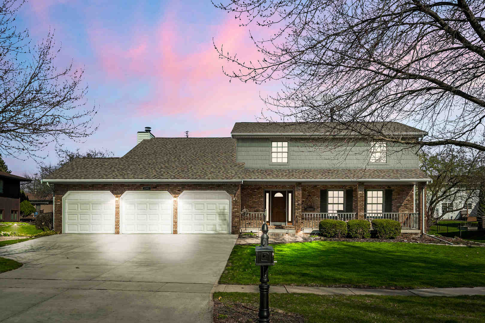 2203 Oakwood Avenue, Bloomington, IL 61704