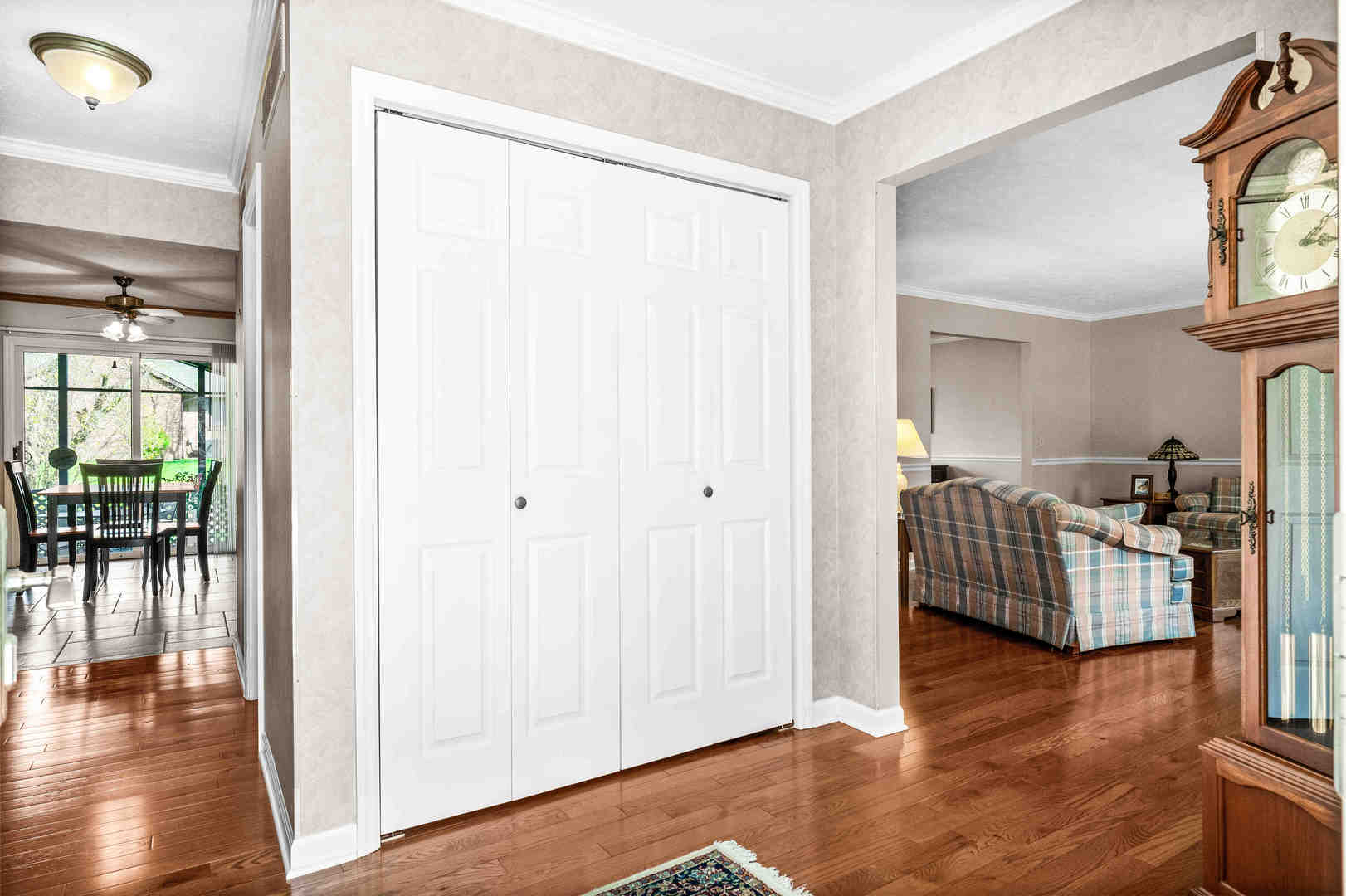 2203 Oakwood Avenue, Bloomington, IL 61704