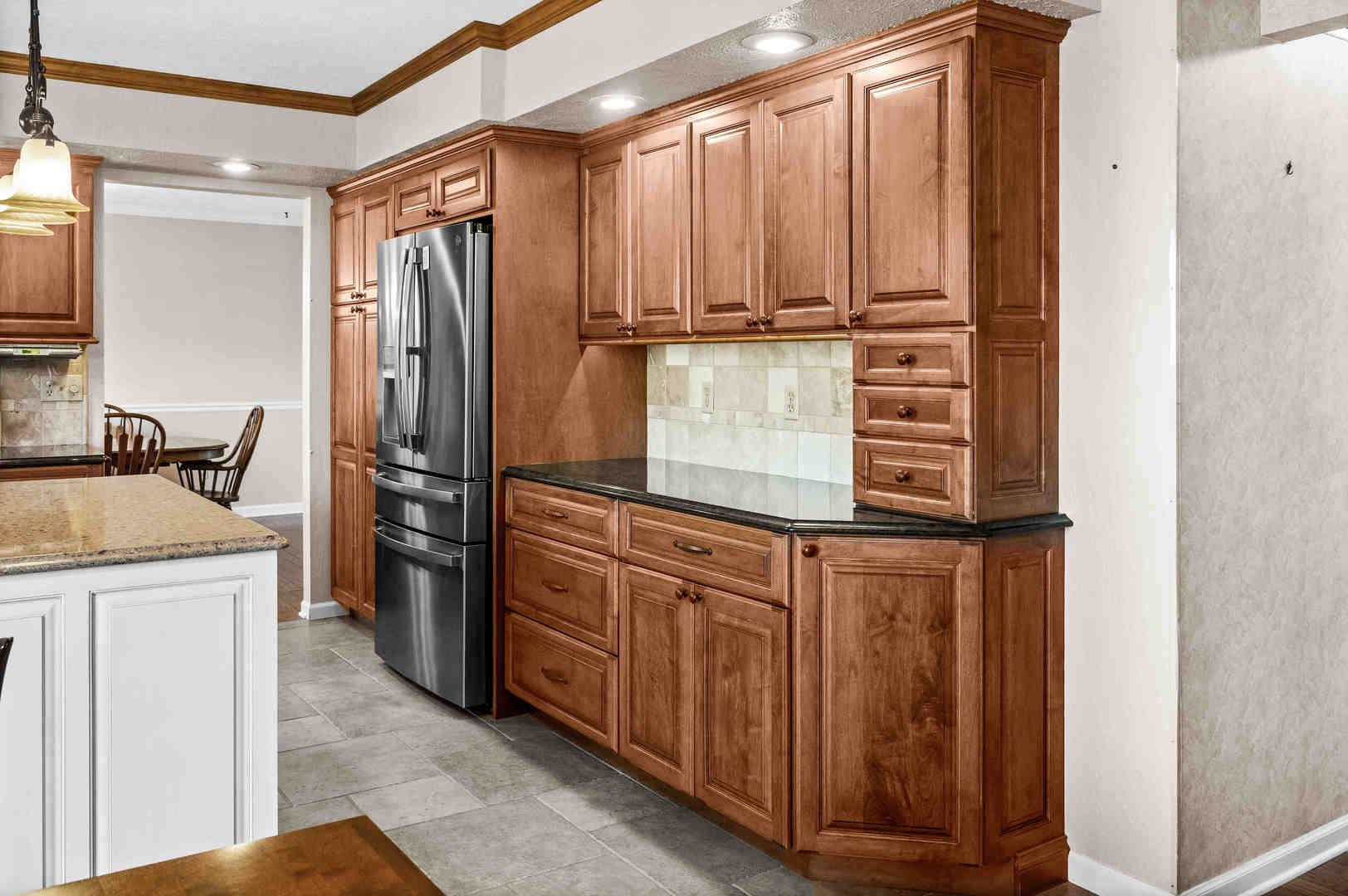 2203 Oakwood Avenue, Bloomington, IL 61704