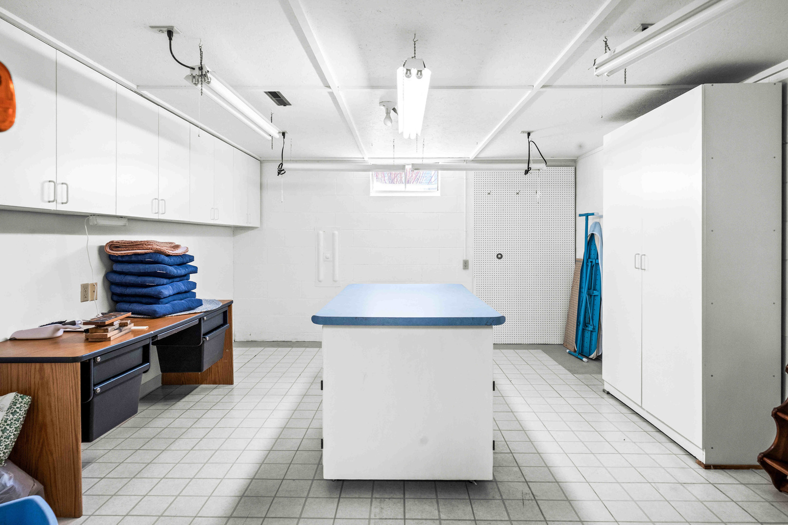 2203 Oakwood Avenue, Bloomington, IL 61704