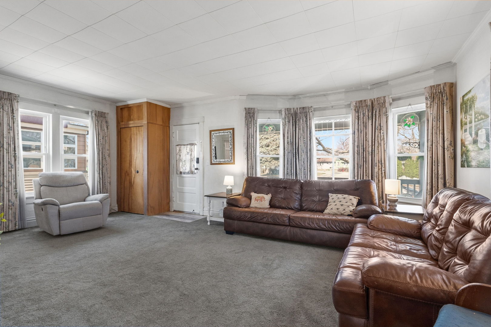 920 W Park Avenue, Joliet, IL 60436