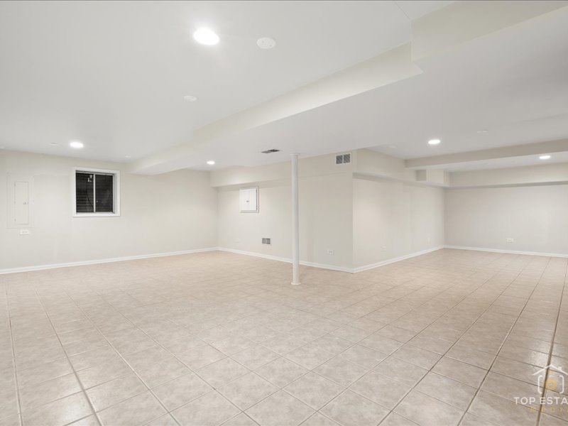 13124.W. Beaver Lake Common, Homer Glen, IL 60491