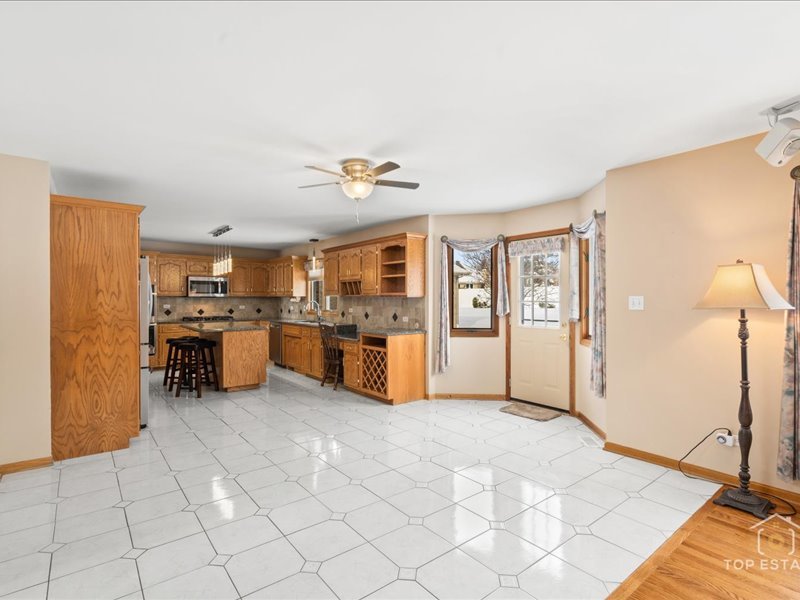 13124.W. Beaver Lake Common, Homer Glen, IL 60491