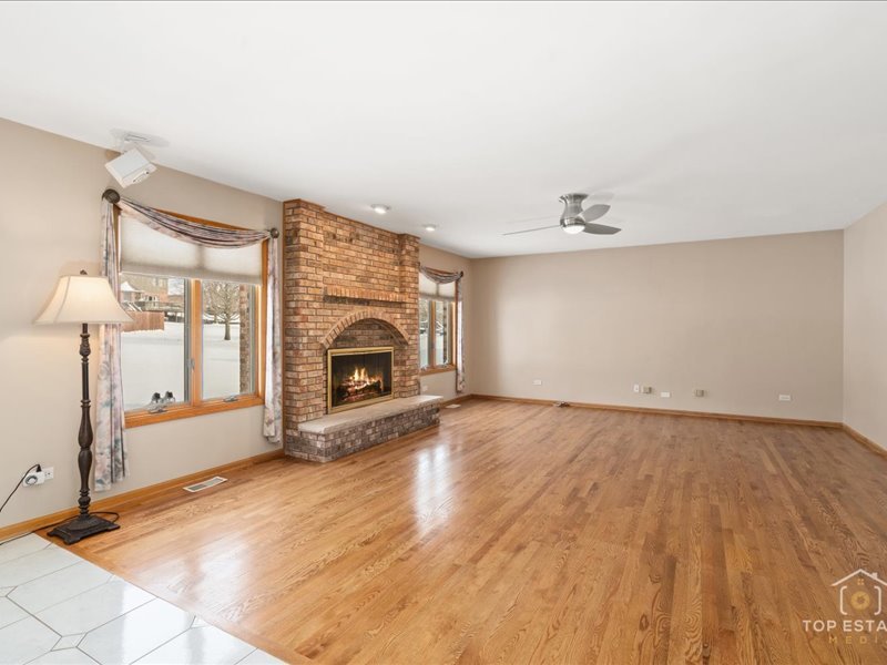 13124.W. Beaver Lake Common, Homer Glen, IL 60491