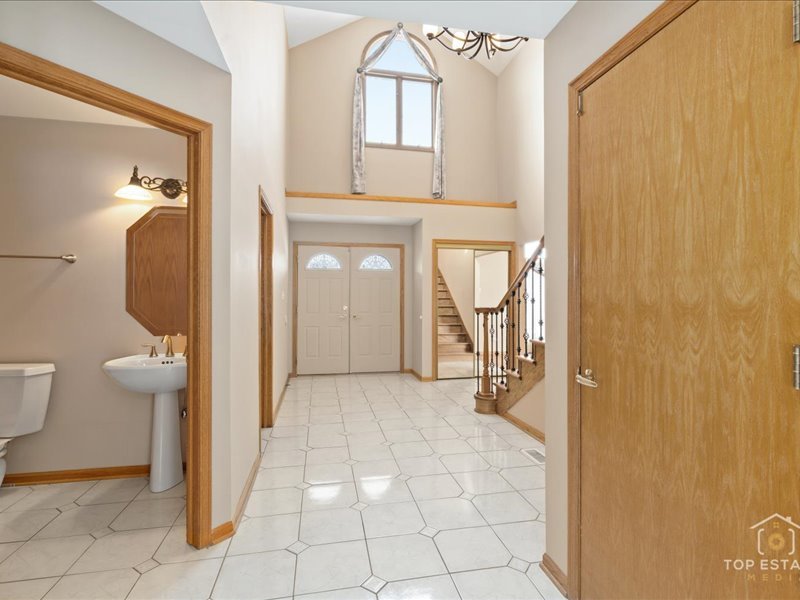 13124.W. Beaver Lake Common, Homer Glen, IL 60491