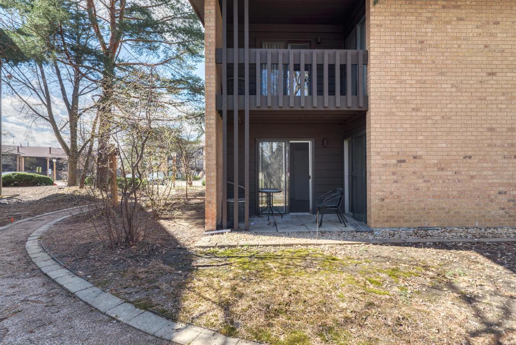 6103 Knoll Valley Drive #104, Willowbrook, IL 60527