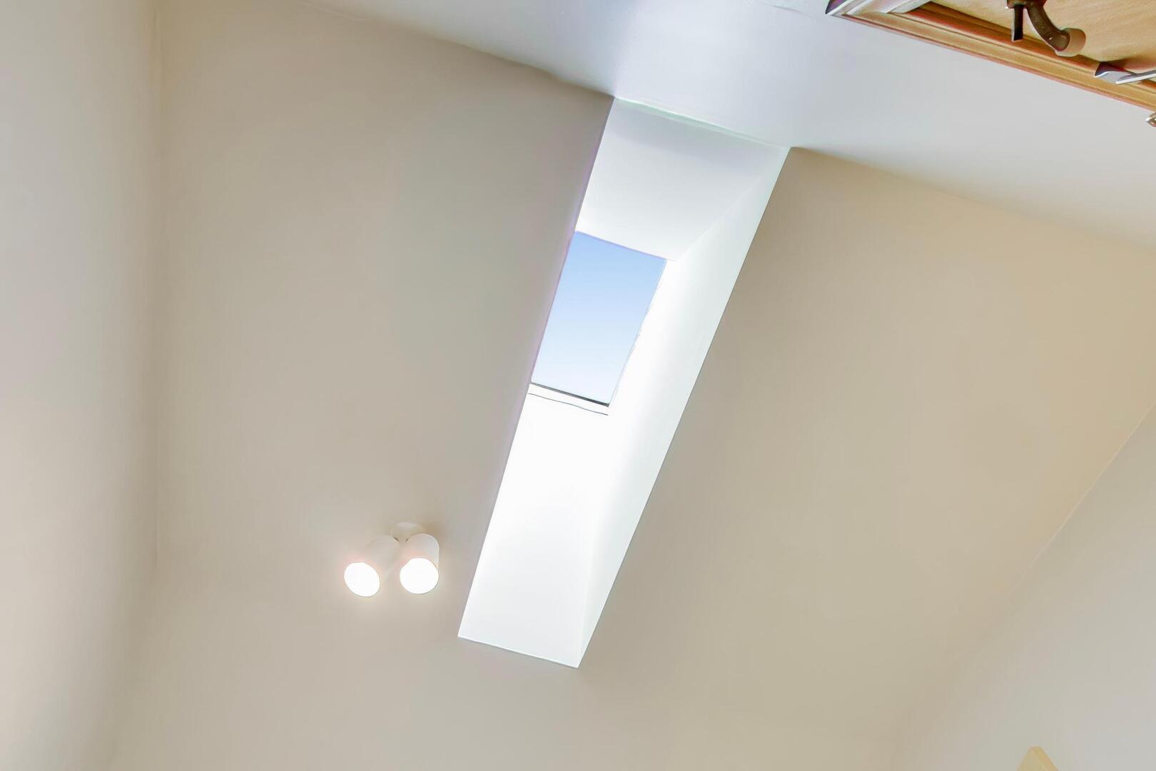 943 W Essex Place, Arlington Heights, IL 60004