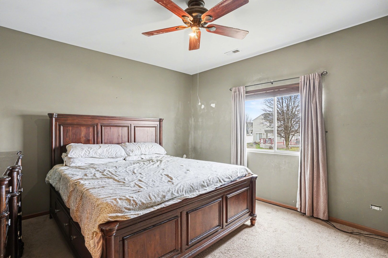 909 Mission Boulevard, Joliet, IL 60436