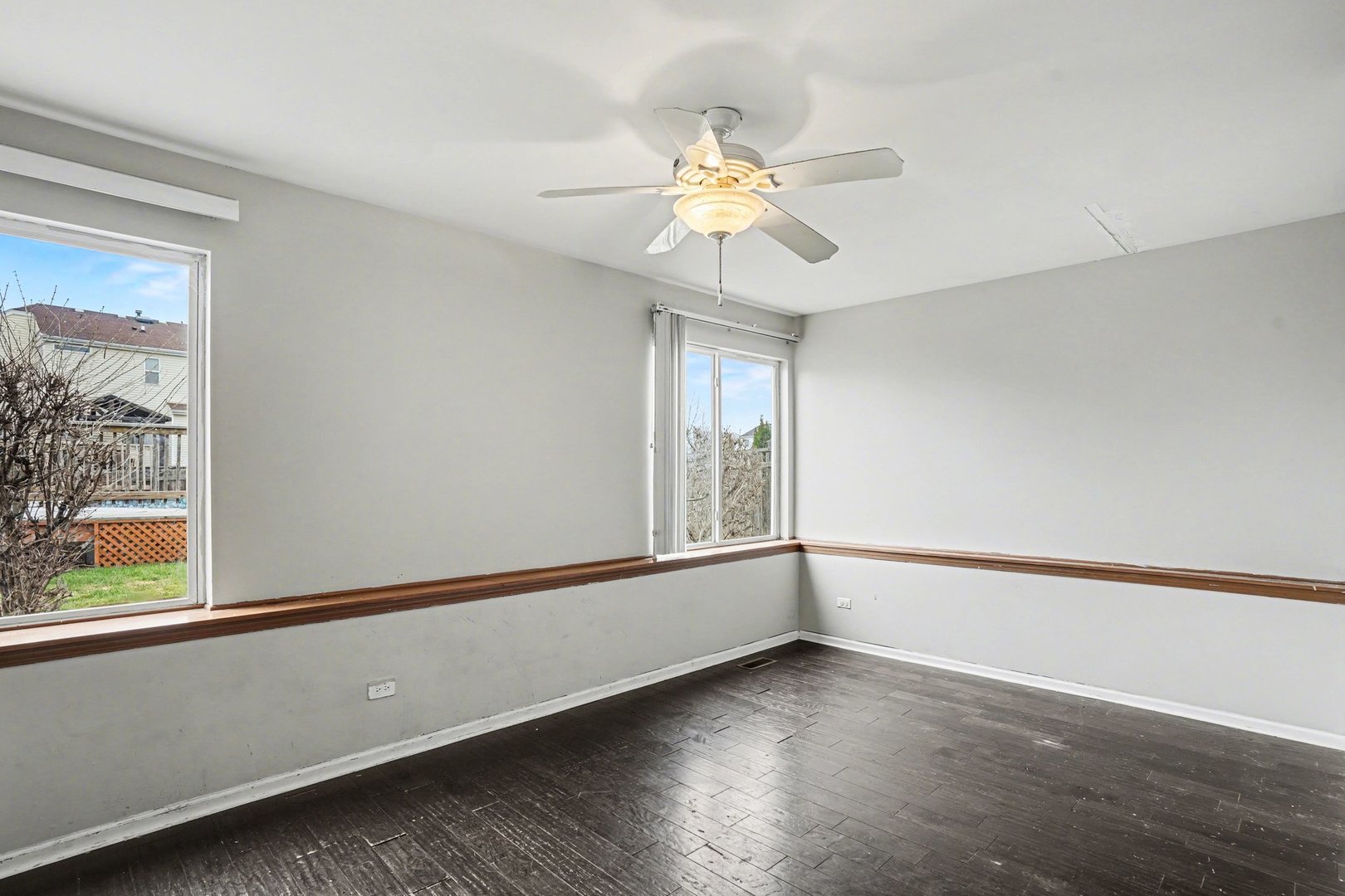 909 Mission Boulevard, Joliet, IL 60436