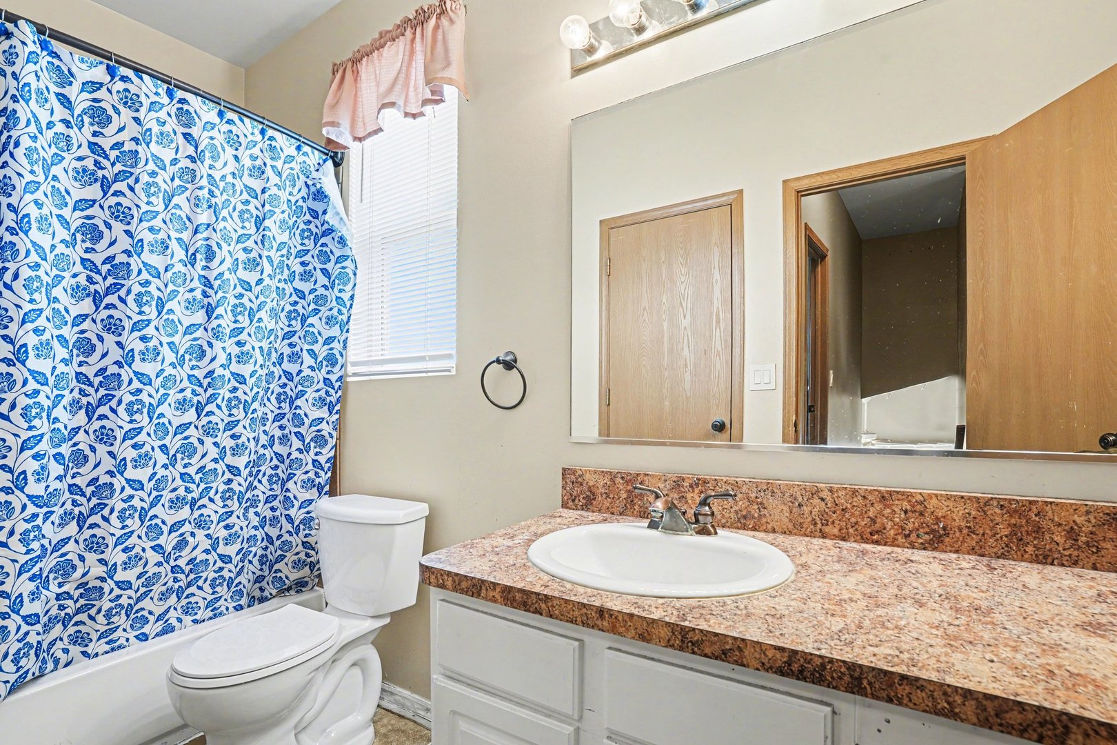 909 Mission Boulevard, Joliet, IL 60436