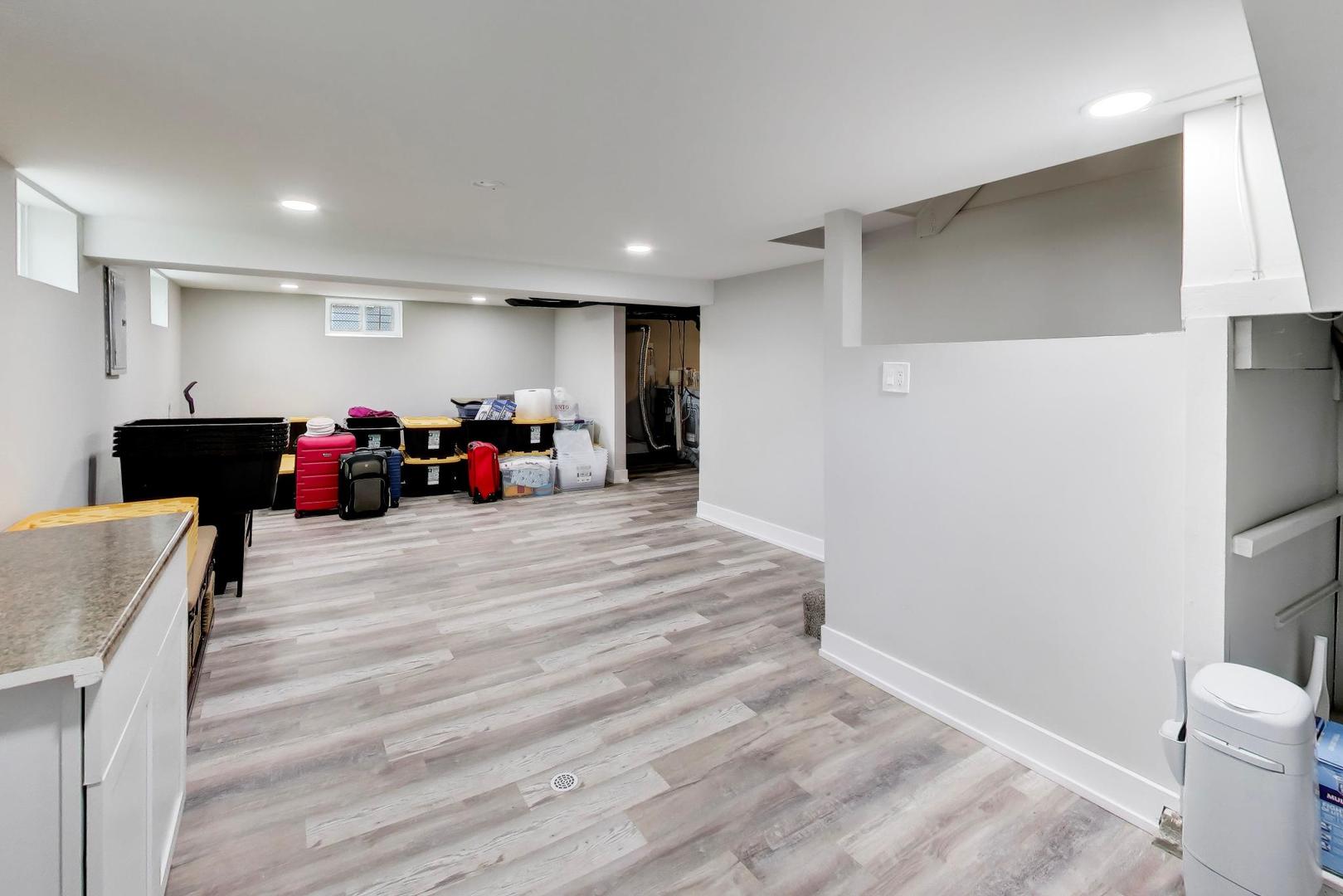 321 S Gilbert Avenue, La Grange, IL 60525