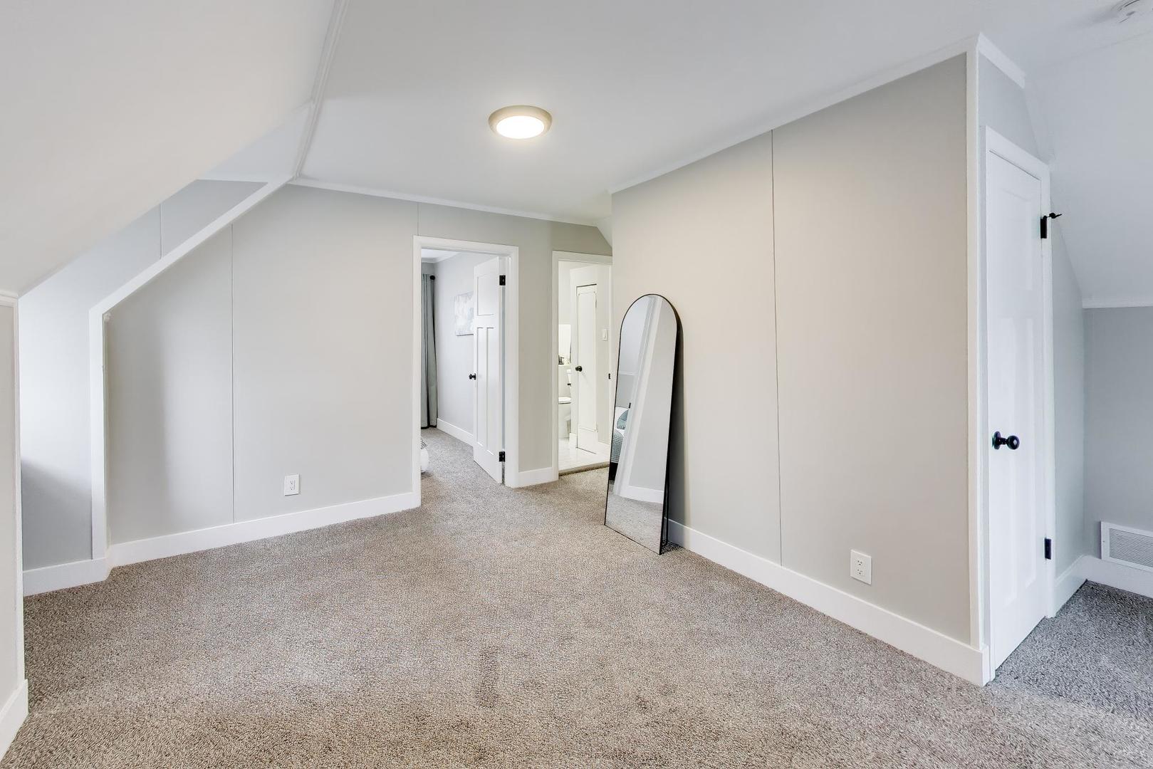 321 S Gilbert Avenue, La Grange, IL 60525